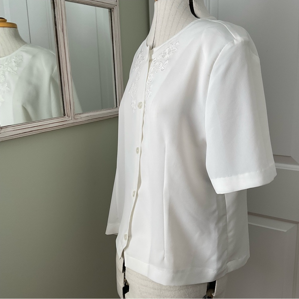 THE VILLAGER, WHITE EMBROIDERED BLOUSE, SIZE: L